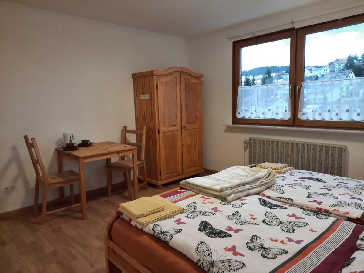 Apartamento Haus Waldeck Furtwangen Exterior foto